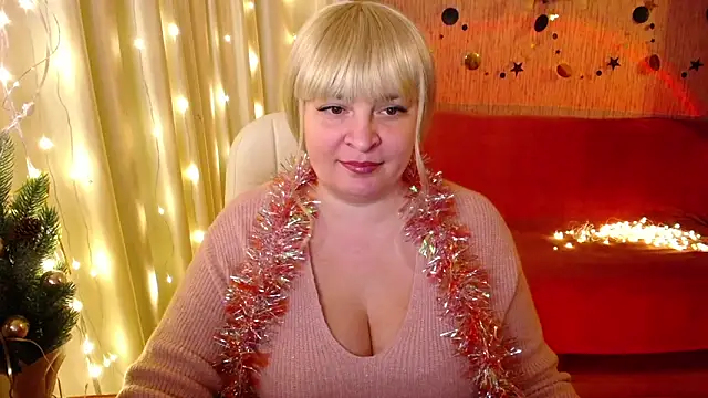 Snapshot of -MeowMeow chatting on 12/27/24, 04:54 -MeowMeow online show from 12/27/24, 04:54