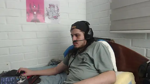 hung weeb online show from 02/17/25, 04:31