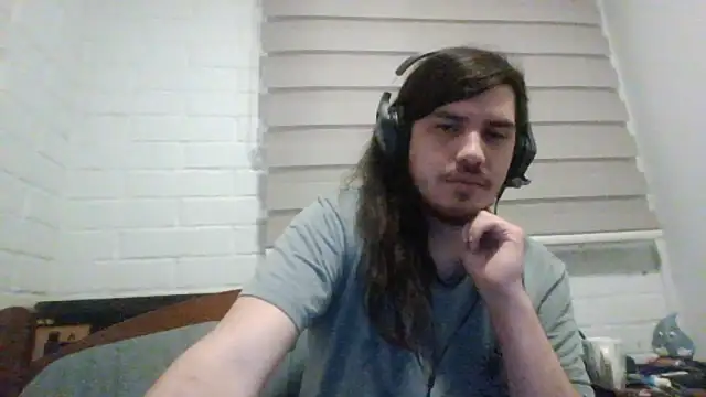 hung weeb online show from 10/16/25, 03:51