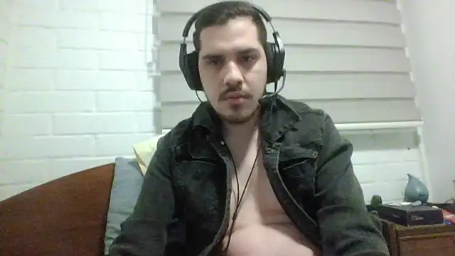 hung weeb online show from 11/19/25, 04:23