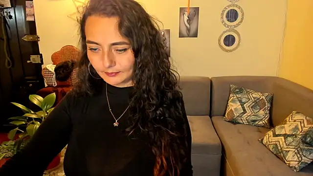 Snapshot of emma_luxy chatting on 02/20/25, 05:12 emma luxy online show from 02/20/25, 05:12