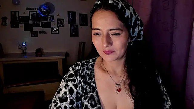 emma luxy online show from 04/06/26, 04:46