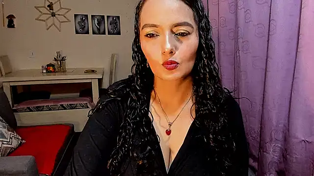 emma luxy online show from 04/12/26, 12:15