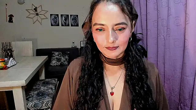 emma luxy online show from 04/21/26, 11:07