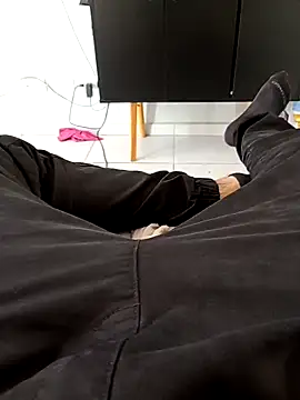 Santosgui14 online show from 11/19/25, 06:19