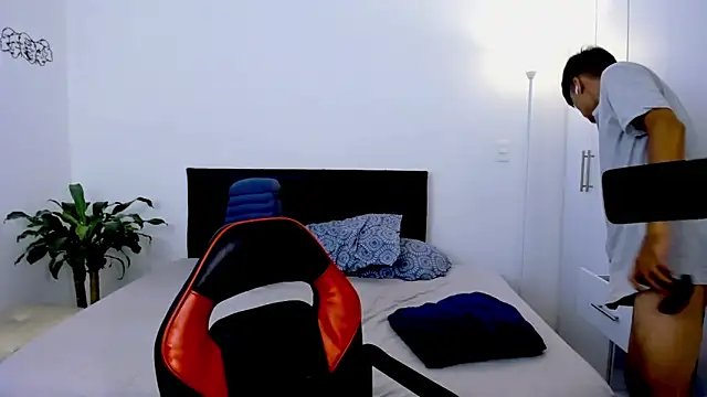 Snapshot of Eiden_allenx chatting on 01/01/25, 02:52 Eiden allenx online show from 01/01/25, 02:52