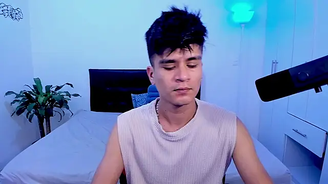 Snapshot of Eiden_allenx chatting on 01/28/25, 01:49 Eiden allenx online show from 01/28/25, 01:49