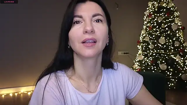 Snapshot of Mary_love16 chatting on 12/22/24, 06:28 Mary love16 online show from 12/22/24, 06:28