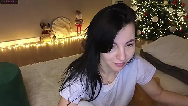 Snapshot of Mary_love16 chatting on 12/24/24, 06:50 Mary love16 online show from 12/24/24, 06:50