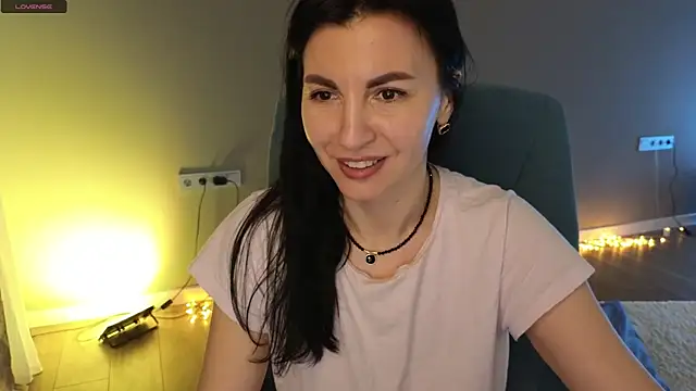 Snapshot of Mary_love16 chatting on 02/13/25, 12:43 Mary love16 online show from 02/13/25, 12:43