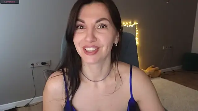 Snapshot of Mary_love16 chatting on 03/10/25, 07:42 Mary love16 online show from 03/10/25, 07:42