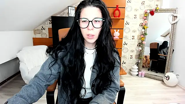 EmillyTaylor online show from 10/10/25, 02:43