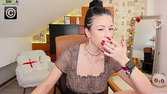 EmillyTaylor online show from 12/20/25, 05:03