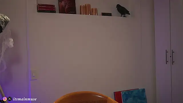 raphttalia  online show from 10/24/25, 11:56