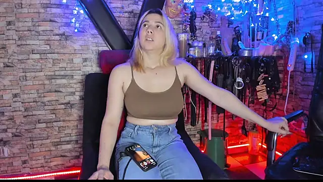 Liltildeman moon online show from 12/14/25, 03:01