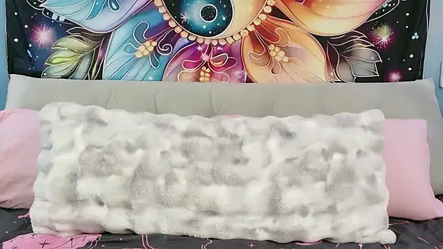 Snapshot of SaraBearXo chatting on 02/28/26, 12:39 SaraBearXo online show from 02/28/26, 12:39