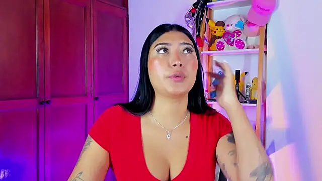 eymy-hadid online show from 09/19/25, 10:10