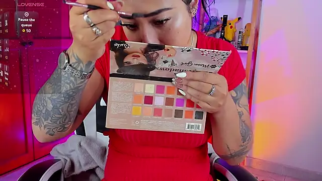 eymy-hadid online show from 09/28/25, 03:17