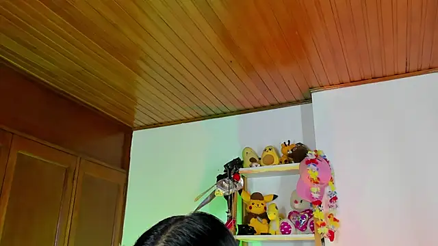 eymy-hadid online show from 10/30/25, 11:05