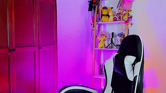 eymy-hadid online show from 11/25/25, 09:26