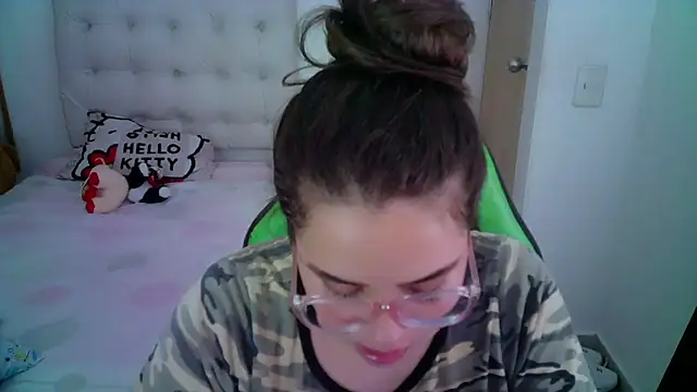  alicia z online show from 12/05/24, 07:49