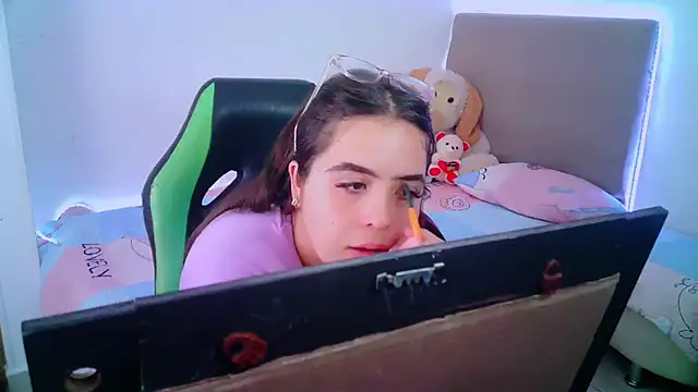  alicia z online show from 01/28/25, 06:17