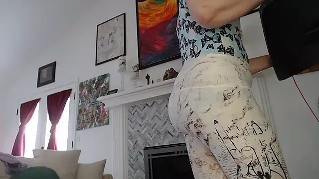 AuroraWillows online show from 02/19/25, 08:20