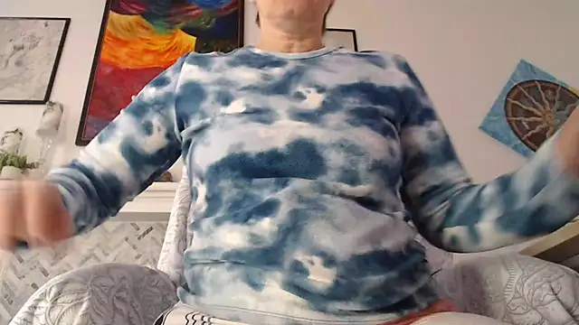 AuroraWillows online show from 02/02/26, 07:45