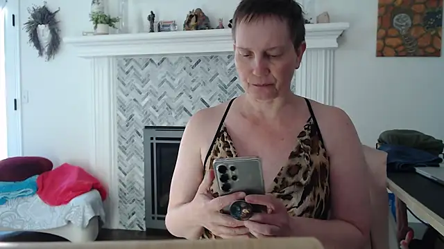 AuroraWillows online show from 04/19/26, 07:16