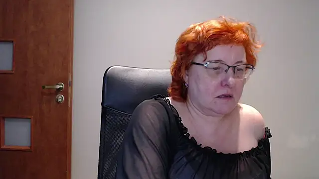 Snapshot of JoannaAndNeighbour chatting on 12/11/24, 08:15 JoannaAndNeighbour online show from 12/11/24, 08:15