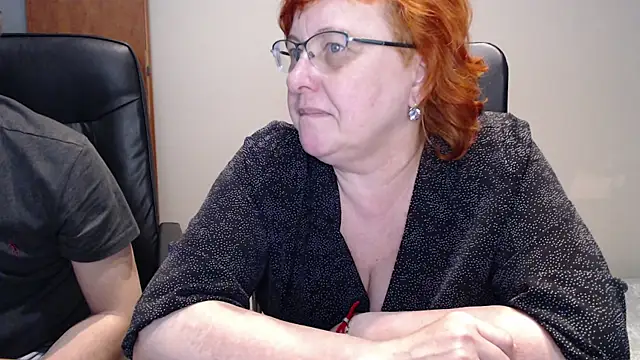 Snapshot of JoannaAndNeighbour chatting on 01/03/25, 12:30 JoannaAndNeighbour online show from 01/03/25, 12:30