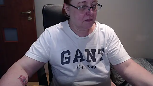 Snapshot of JoannaAndNeighbour chatting on 01/12/25, 09:51 JoannaAndNeighbour online show from 01/12/25, 09:51