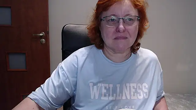 Snapshot of JoannaAndNeighbour chatting on 01/31/25, 08:01 JoannaAndNeighbour online show from 01/31/25, 08:01