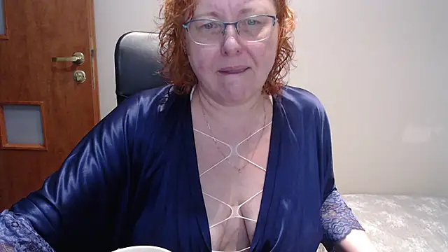 Snapshot of JoannaAndNeighbour chatting on 02/03/25, 08:35 JoannaAndNeighbour online show from 02/03/25, 08:35