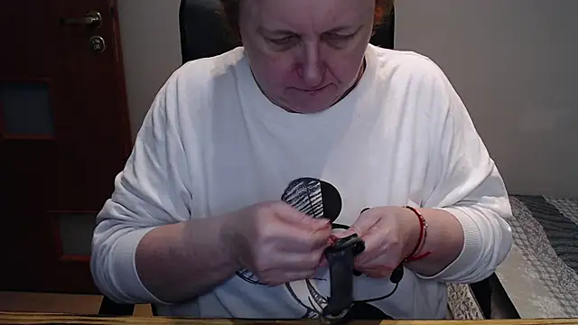 Snapshot of JoannaAndNeighbour chatting on 02/15/25, 12:22 JoannaAndNeighbour online show from 02/15/25, 12:22
