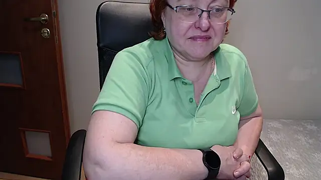 Snapshot of JoannaAndNeighbour chatting on 02/21/25, 10:39 JoannaAndNeighbour online show from 02/21/25, 10:39