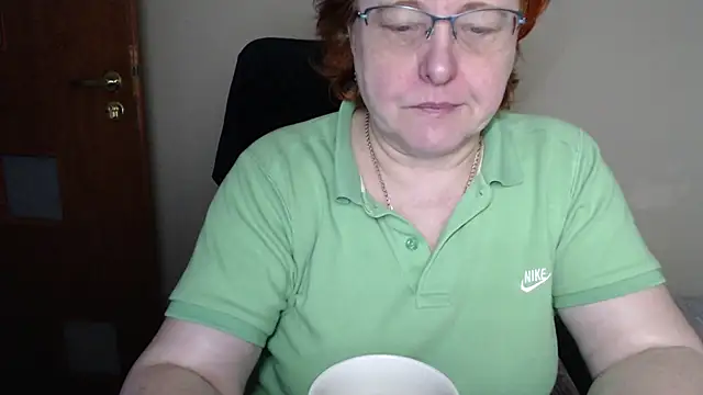 Snapshot of JoannaAndNeighbour chatting on 02/26/25, 08:04 JoannaAndNeighbour online show from 02/26/25, 08:04