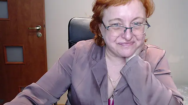 Snapshot of JoannaAndNeighbour chatting on 03/08/25, 07:42 JoannaAndNeighbour online show from 03/08/25, 07:42