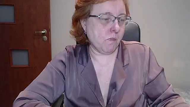 Snapshot of JoannaAndNeighbour chatting on 03/21/25, 05:02 JoannaAndNeighbour online show from 03/21/25, 05:02