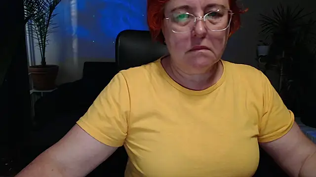 Snapshot of JoannaAndNeighbour chatting on 09/11/25, 06:13 JoannaAndNeighbour online show from 09/11/25, 06:13