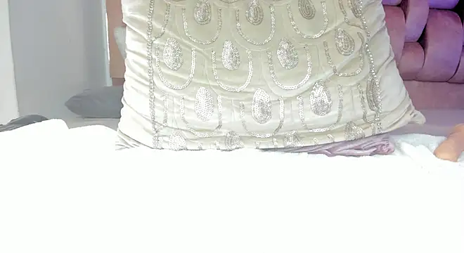 whiite snow online show from 12/21/24, 04:03