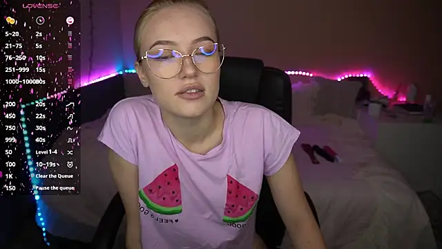 AmandaFiree online show from 10/03/25, 04:42