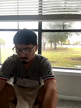 Snapshot of Bbyboyivan chatting on 11/30/25, 07:18 Bbyboyivan online show from 11/30/25, 07:18