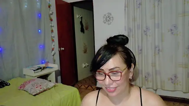 hottplay online show from 12/04/24, 12:08