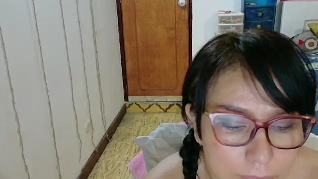 hottplay online show from 09/17/25, 12:18