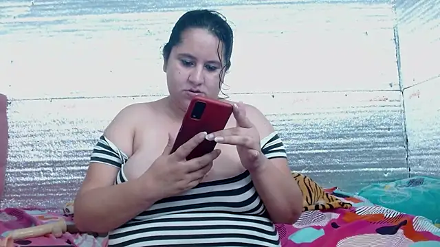 Snapshot of EMILY-NESSA chatting on 02/24/25, 10:25 EMILY-NESSA online show from 02/24/25, 10:25