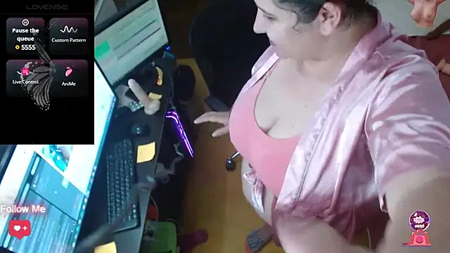 Snapshot of EMILY-NESSA chatting on 03/07/25, 07:05 EMILY-NESSA online show from 03/07/25, 07:05