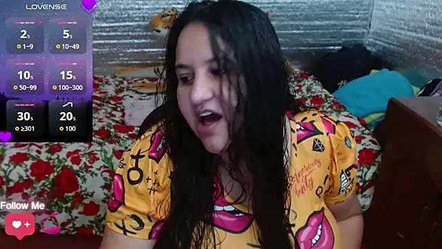 Snapshot of EMILY-NESSA chatting on 11/11/25, 11:38 EMILY-NESSA online show from 11/11/25, 11:38