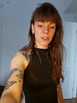 Snapshot of EmilieEdelana chatting on 01/15/25, 01:31 EmilieEdelana online show from 01/15/25, 01:31