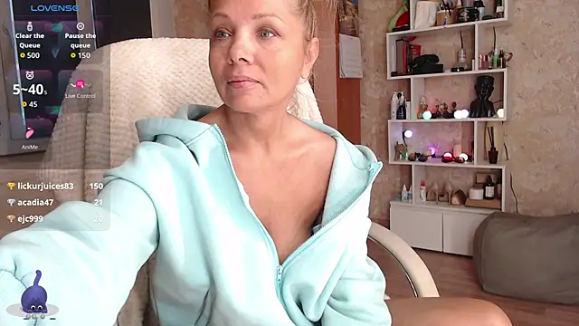 Snapshot of _Wild_roze_ chatting on 04/28/26, 02:27 Wild roze online show from 04/28/26, 02:27